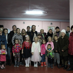 В клубе "Луговое" состоялся праздничный концерт, посвященный Дню матери