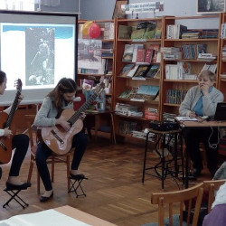 Учащиеся Детской музыкальной школы им. С.В. Рахманинова приняли участие в «Чеховском салоне» в  библиотеке им. А.П. Чехова
