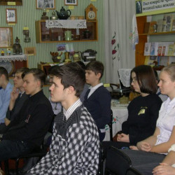 В библиотеке им. М.А. Шолохова прошел круглый стол для старшеклассников общеобразовательной школы № 19 «Образование. Карьера. Успех»