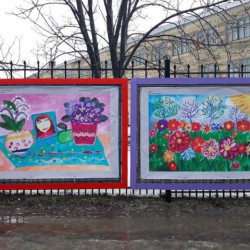 Накануне празднования Международного женского дня в городе обновилась Детская художественная галерея под открытым небом «Дети Новочеркасска рисуют Новочеркасск»