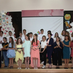 В малом зале Дворца культуры НЭВЗа состоялся выпускной вечер Детской музыкальной школы им С.В. Рахманинова