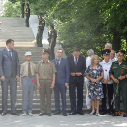 В Александровском саду у подножия мемориала «Курган Славы» прошел митинг, посвященный началу Великой Отечественной войны