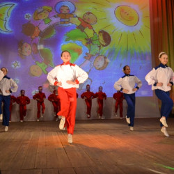 Во Дворце культуры мкр. Донской состоялась концертная программы «Едино государство, когда народ един»