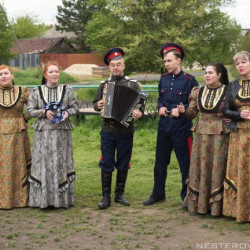 В мкр. Татарка состоялся праздничный концерт «Песням тем военных лет поверьте»