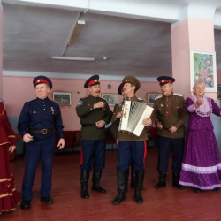 В Клубе "Луговой" с праздничной программой выступил казачий хор "Вольный Дон"