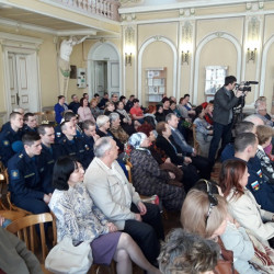 В Центральной городской библиотеке имени А.С. Пушкина прошла творческая встреча с самобытным дуэтом "ТЭСС" 