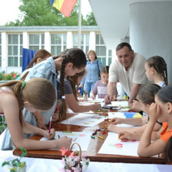 213-ю годовщину со дня основания города Новочеркасска отметили в мкр. Донской