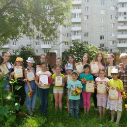 В Детской школе искусств мкр. Молодежный состоялся традиционный конкурс рисунка на асфальте