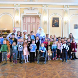 В Центральной городской библиотеке им. А.С. Пушкина подвели итоги конкурса «Мастерская Деда Мороза» 