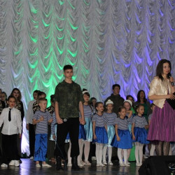 В Доме культуры мкр. Ключевое прошел праздничный концерт, посвященный Дню защитника Отечества.