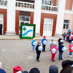 На площади перед Домом культуры мкр. Октябрьский прошел праздник "День воды"