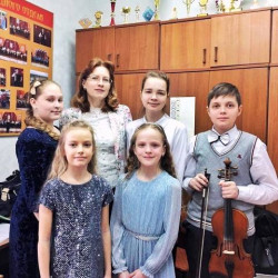 Обучающиеся Детской музыкальной школы им. П.И. Чайковского вернулись с победой с конкурса юных композиторов