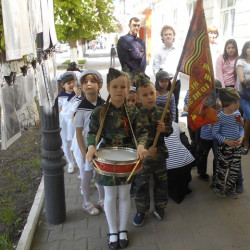 Акция «Наша общая Победа» прошла возле Центральной городской библиотеки им. А.С. Пушкина