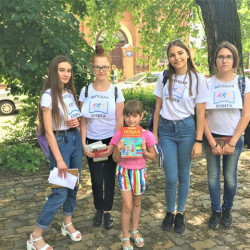Сотрудники отдела «Юность» Центральной городской библиотеки им. А.С.Пушкина вместе с волонтерами стали участниками Всероссийской социокультурной акции «Бегущая книга»