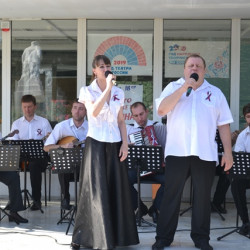 На площади перед Дворцом культуры мкр. Донской прошли праздничные мероприятия, посвященные Дню России