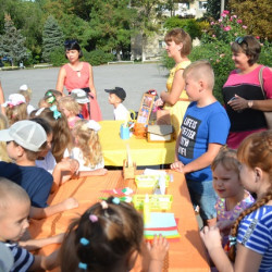 На площади перед Дворцом культуры мкр. Донской прошли мероприятия, посвященные Дню знаний