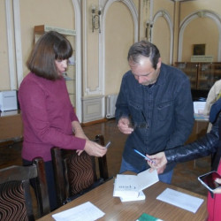 В Центральной городской библиотеке им.А.С.Пушкина прошла творческая встреча с российским писателем, прозаиком Романом Сенчиным