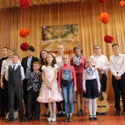 Праздник для пожилых людей устроили учащиеся и преподаватели Детской музыкальной школы им.П.И.Чайковского в Новочеркасском доме-интернате для престарелых и инвалидов