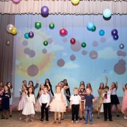 Во Дворце культуры мкр. Донской прошел концерт, объединивший сразу несколько праздничных событий