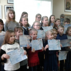 В Детской художественной школе им. Н.Н. Дубовского прошло открытие межрегиональных выставок "Пейзаж-настроение" и "Снежные узоры"
