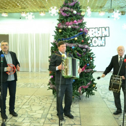 Во Дворце культуры мкр. Донской прошла концертная программа академического хора «Идеал» и вокального ансамбля «Живая вода» 