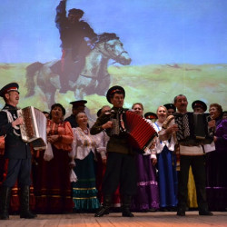 Во Дворце культуры мкр. Донской прошел праздник казачьей песни «Вспомним подвиги былые славных казаков»