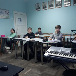В рамках Всероссийской акции «Блокадный хлеб» в Детской школе искусств «Лира-Альянс» был проведен урок мужества