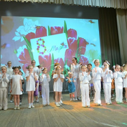 Во Дворце культуры мкр. Донской прошел праздничный концерт, посвященный Международному женскому дню