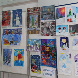 В фойе Дома культуры мкр. Ключевое открылась выставка детских рисунков «Снежные узоры»