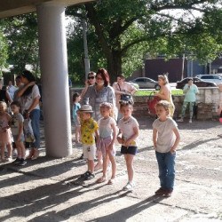 В преддверии Дня защиты детей в Детской художественной школе им. Н.Н. Дубовского прошел праздник для детей групп раннего эстетического развития