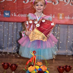 Солистка детского театра песни «Фантазеры» Анисия Голубева стала 4-х кратным призером Международного конкурса «Золотые россыпи талантов»