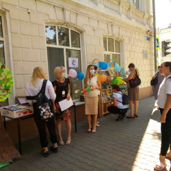 Сотрудники ЦГДБ им. А. Гайдара провели акцию «Для друзей открыты двери»