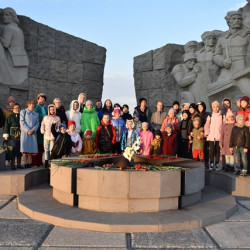 Учащиеся и преподаватели Детской музыкальной школы  им. П.И. Чайковского посетили музейный комплекс «Самбекские высоты»