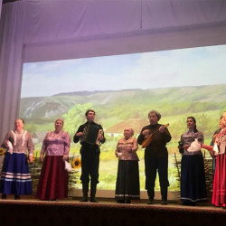 В Доме культуры мкр. Октябрьский прошла концертная программа, посвященная празднику Покрова