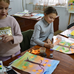 Во Дворце культуры мкр. Донской прошло тематическое занятие  «Осень сменила наряды свои…» 