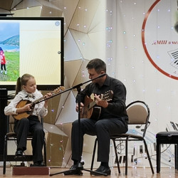 В  Детской музыкальной школе им. П.И.Чайковского прошел концерт, посвященный  Всероссийскому и Международному  празднику - Дню отца.