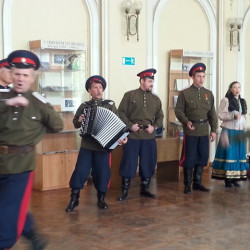 "По пыльным дорогам войны..."