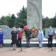 В микрорайоне Донской состоялось торжественное возложение цветов к подножию памятника–стелы к 50-летию Победы в Великой Отечественной войне