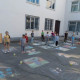 В Детской школе искусств мкр. Молодежный состоялся традиционный школьный конкурс рисунков на асфальте