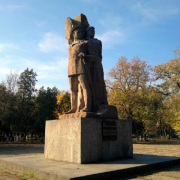 Памятник Ф.Г. Подтелкову и М.В. Кривошлыкову