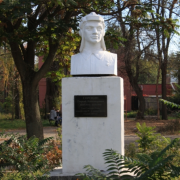 Памятник-бюст герою СССР Г. Сорокину